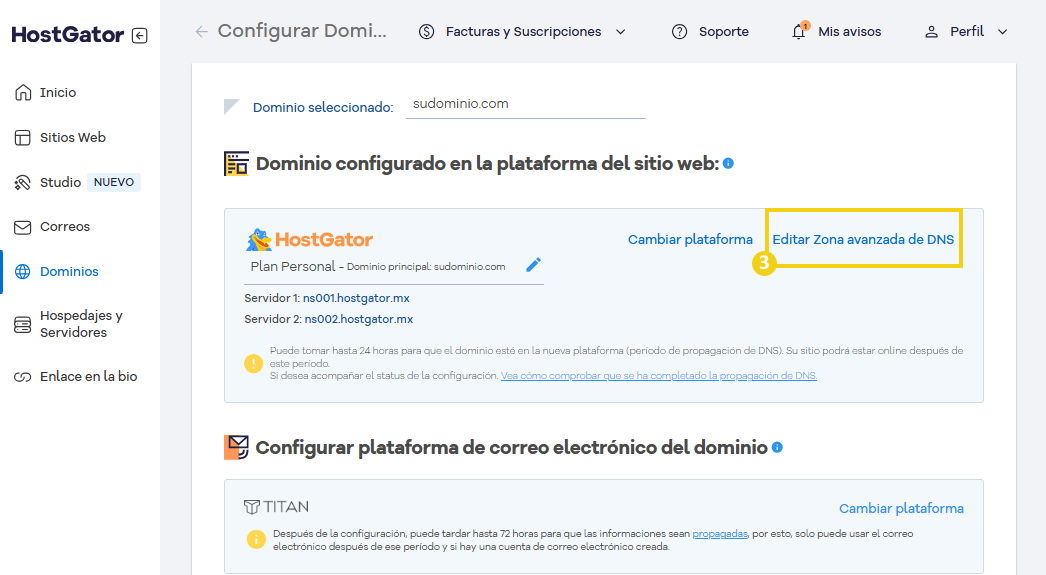 Imagen de la configuración del dominio en el panel de control de HostGator, mostrando opciones para editar la zona DNS avanzada y configurar el dominio en la plataforma.