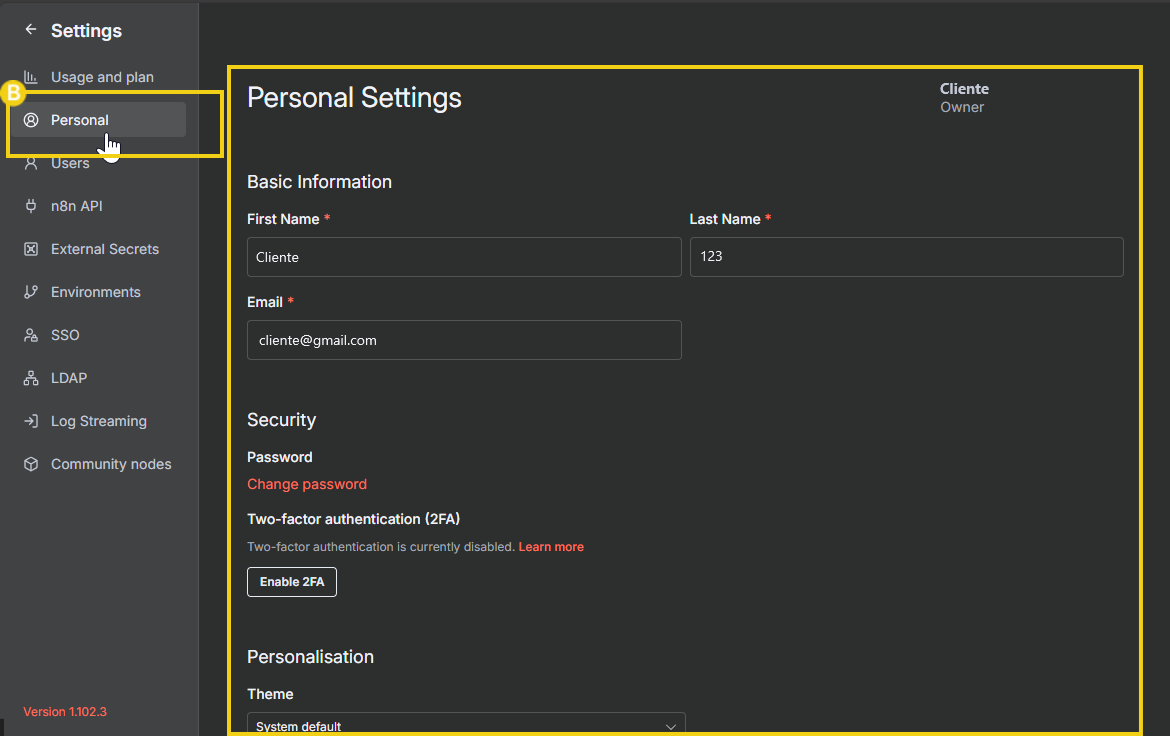 Pantalla de configuraciones personales de un usuario en un panel de control, exhibiendo opciones para cambiar contraseña, activar autenticación de dos factores y personalizar el tema.