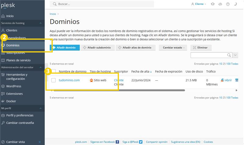 Imagen que muestra el panel de Plesk, con la barra de búsqueda para buscar por dominio