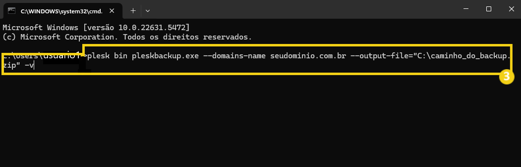 Imagen de captura de pantalla de un símbolo del sistema de Windows que muestra un comando para crear una copia de seguridad de un sitio web utilizando Plesk.