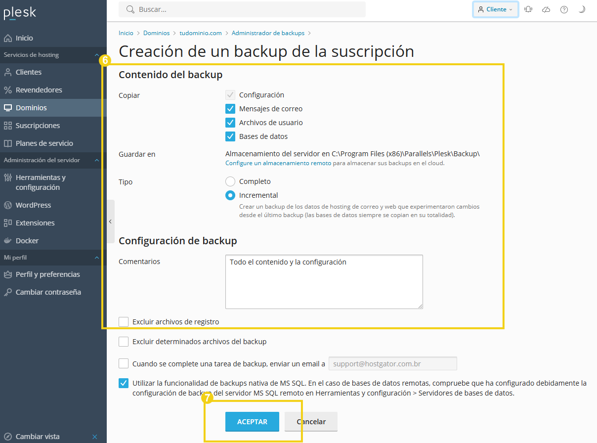 Pantalla de gestión de copias de seguridad en Plesk mostrando opciones para descargar el archivo