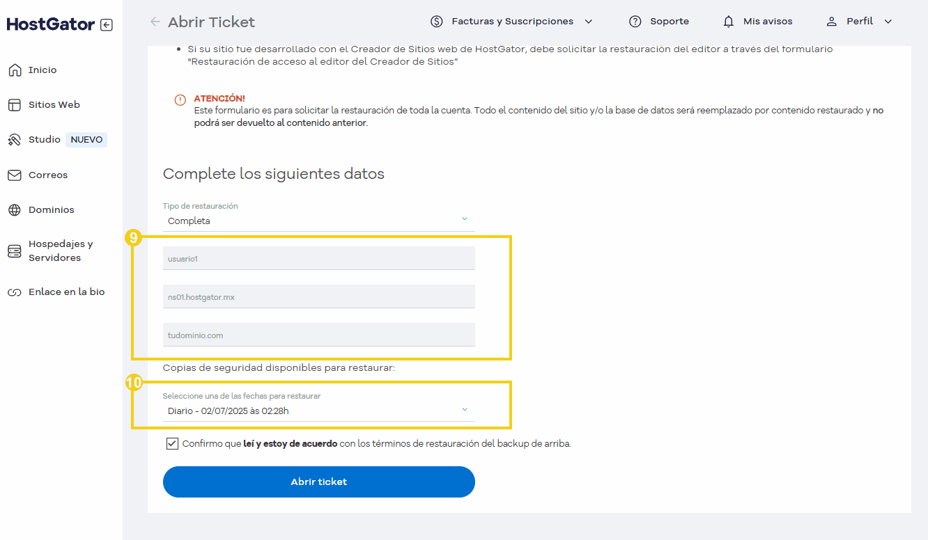 Imagen de una interfaz de sitio de hospedaje y copias de seguridad, mostrando un formulario para abrir un ticket y la información de copias de seguridad disponibles