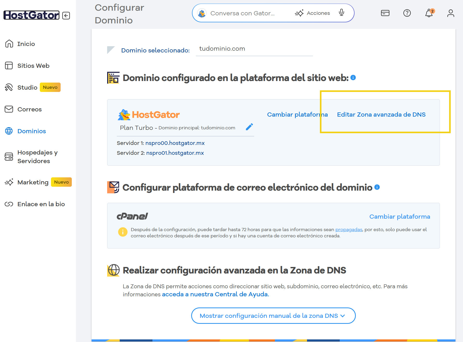 Configuración de dominio en la plataforma HostGator con opciones de DNS y servidor, mostrando funcionalidades de edición en la Zona Avanzada de DNS.