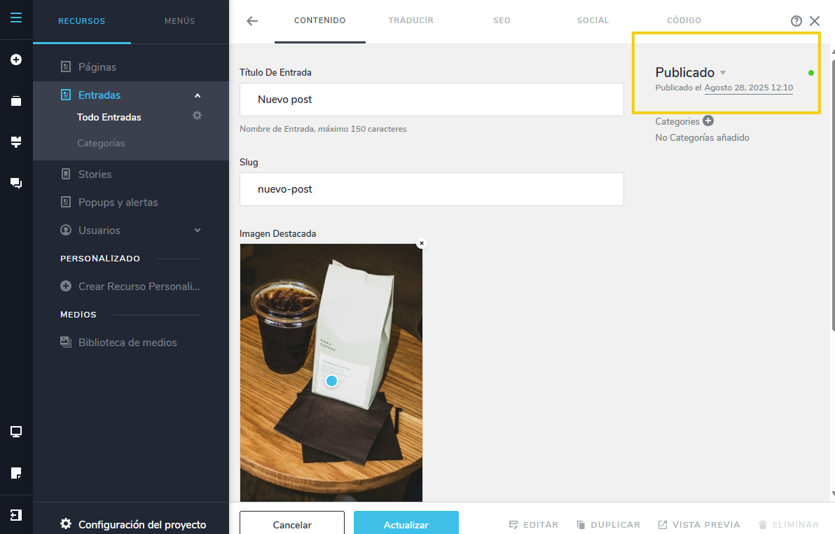 Imagen muestra Creador de sitios con IA, en la pantalla de gestión de Posts, con señalización a la fecha de publicación con ícono verde.