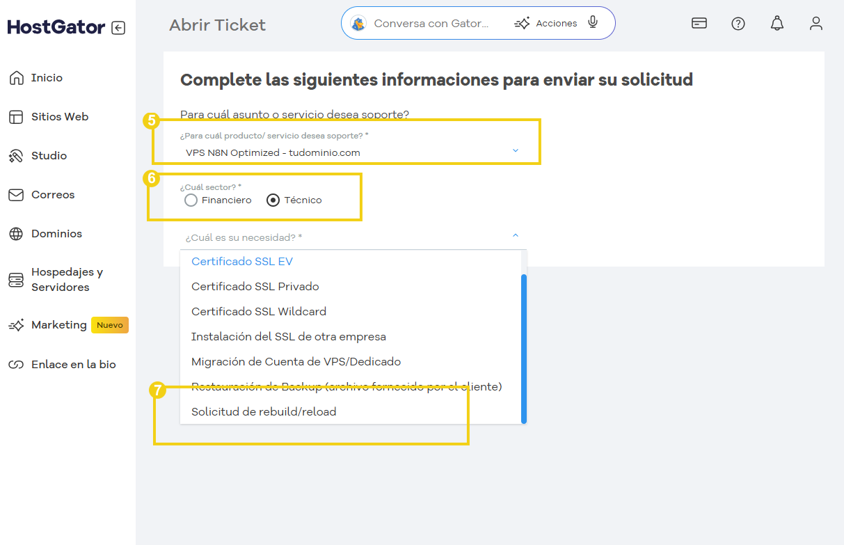 Pantalla del panel de HostGator que muestra opciones para abrir un nuevo ticket, incluidos detalles del producto, industria y tipo de solicitud.