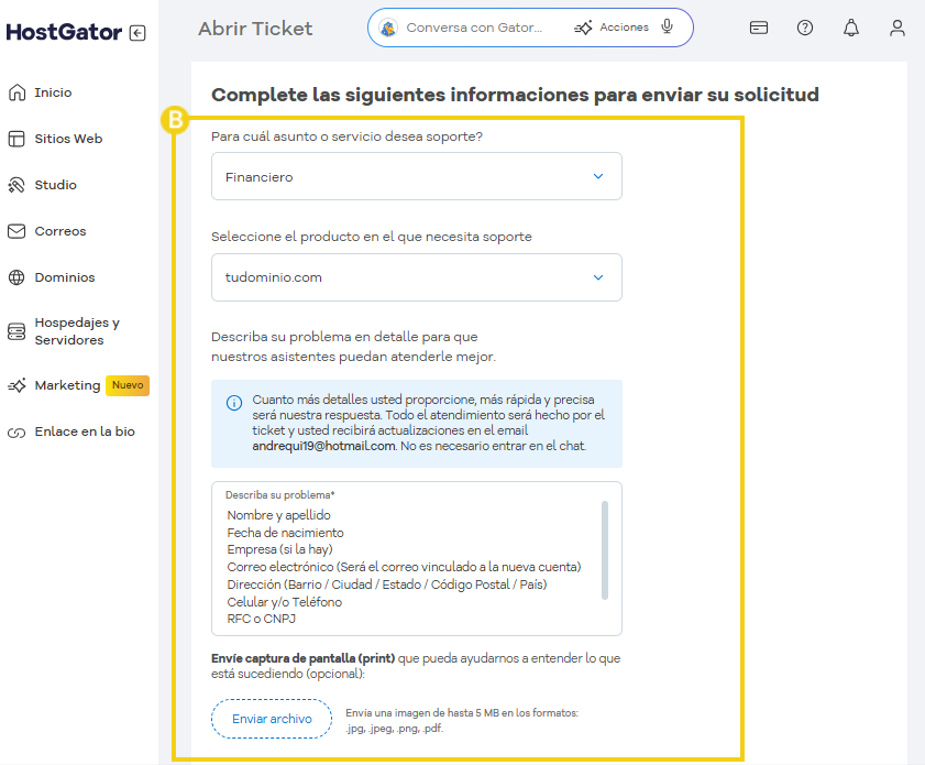 Pantalla de soporte de HostGator mostrando un formulario para solicitar apoyo técnico en el área financiera, con opciones de producto y detalles del problema.