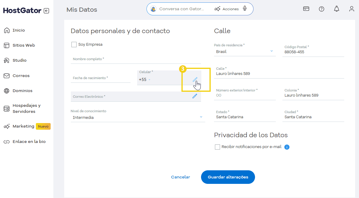 Imagen del registro de usuario en la plataforma HostGator, resaltando el campo de teléfono, para editar el número registrado.