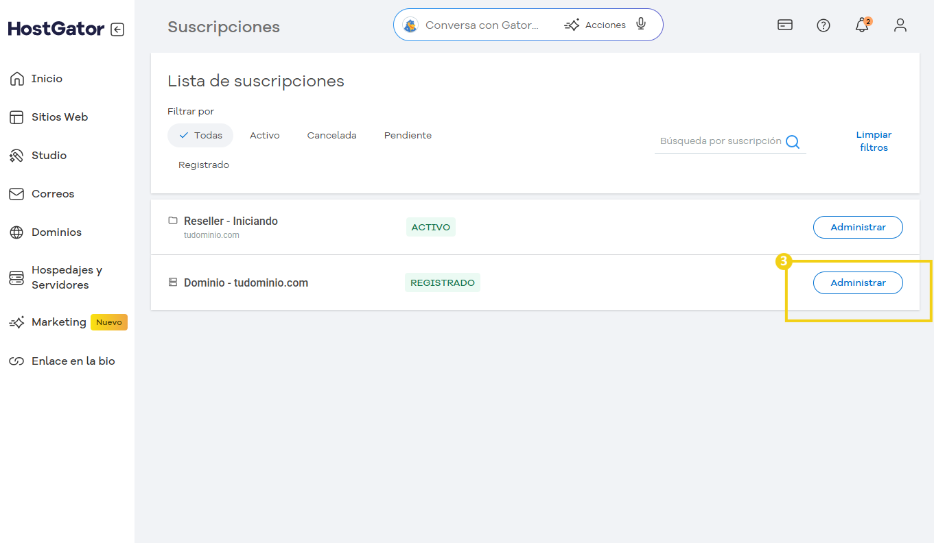 Pantalla de administración de lista de suscripciones en HostGator, mostrando opciones de registro y gestión de dominios y plan de suscripción en el panel del usuario.