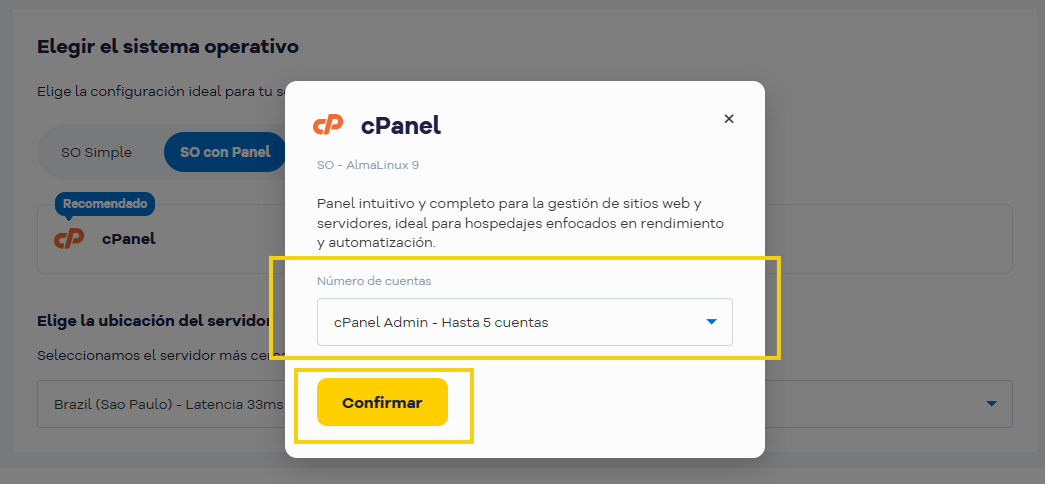 La imagen muestra que, después de seleccionar el panel cPanel, se abre una ventana con las opciones de paquetes que incluyen las cuentas cPanel.