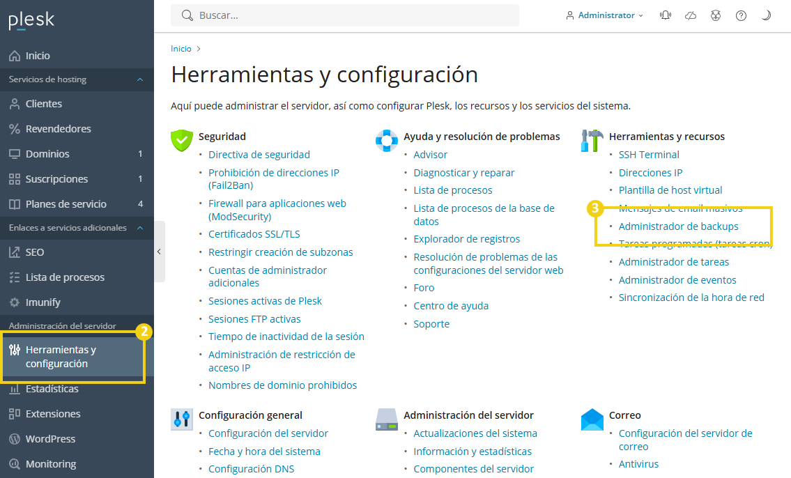 Imagen muestra el panel de Plesk con la marcación en el menú lateral "Herramientas y configuraciones" y luego en "Administrador de copias de seguridad"