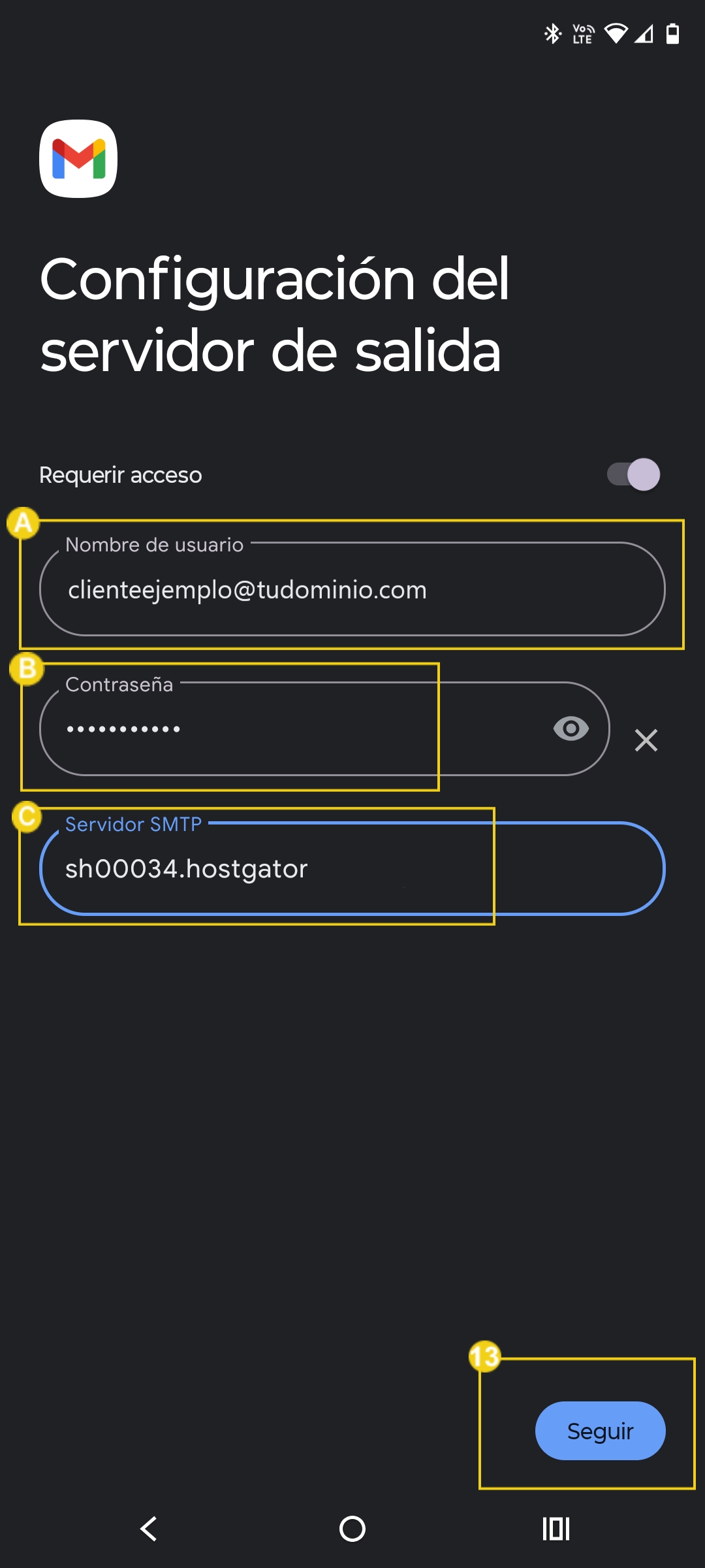 Pantalla de configuraciones del servidor de salida de Gmail mostrando campos para nombre de usuario, contraseña y servidor SMTP.