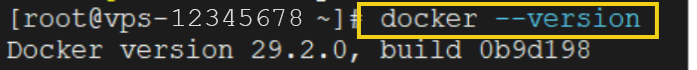 Captura de pantalla de un terminal exhibiendo el comando 'docker --version', mostrando la versión 29.2.0 de Docker, en ambiente de desarrollo de software.
