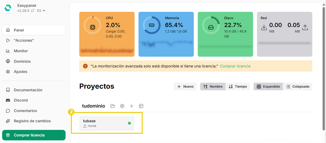 Panel de control EasyPanel con el nombre de la base de datos destacado en la sección Proyectos