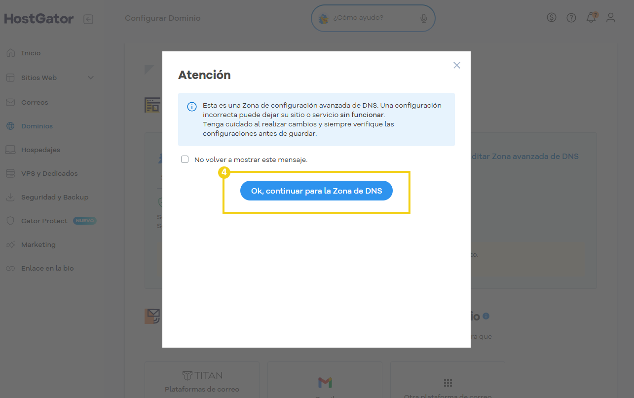 Portal del Cliente — aviso de configuración avanzada de DNS con el botón para continuar a la Zona de DNS en destaque
